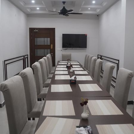 Swarg Hotel Sahiwal Экстерьер фото
