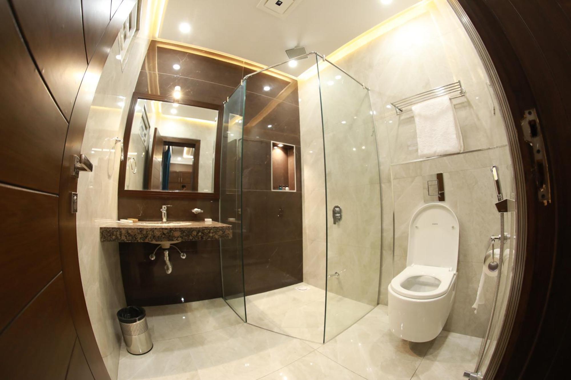 Swarg Hotel Sahiwal Экстерьер фото