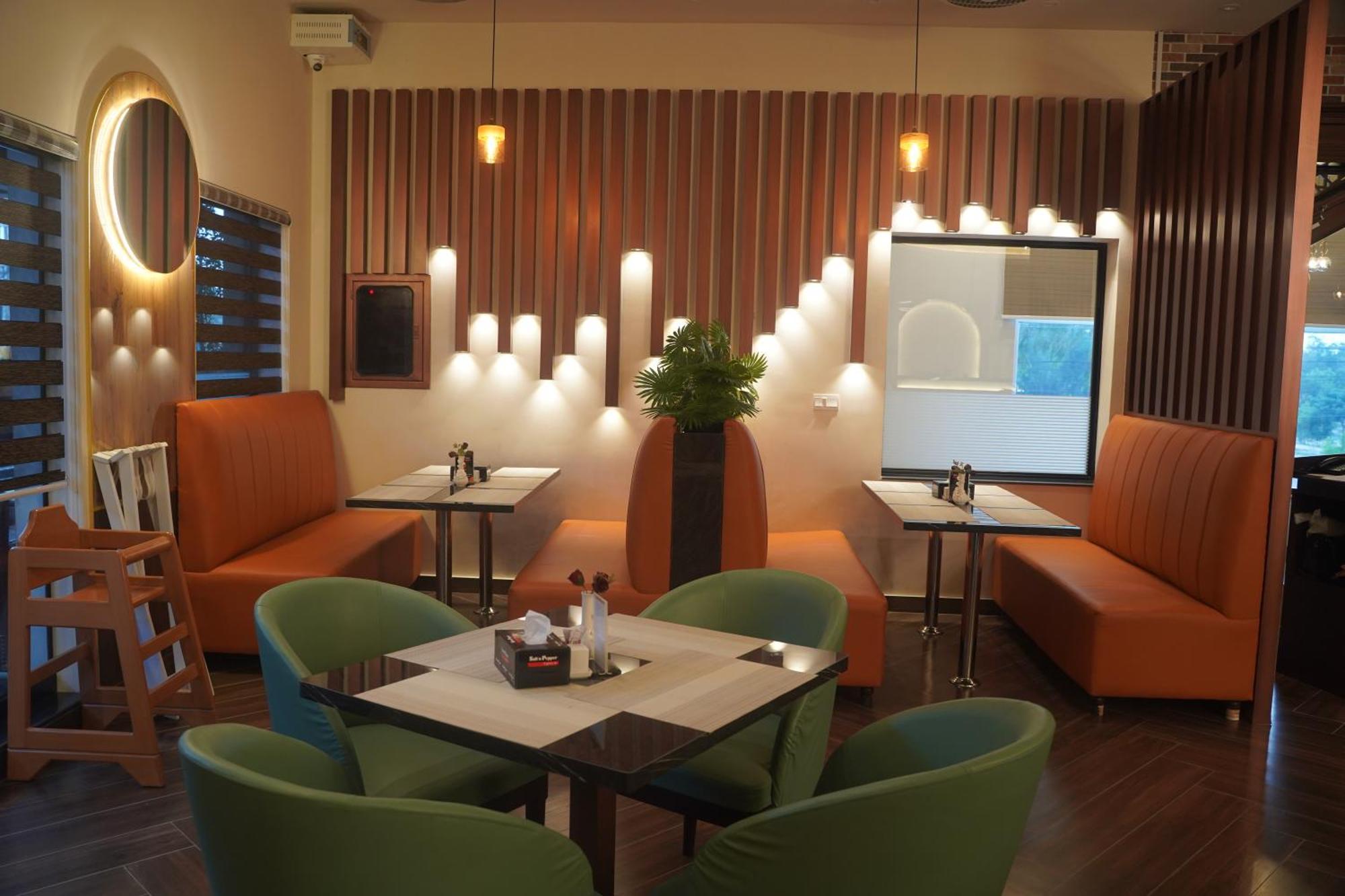 Swarg Hotel Sahiwal Экстерьер фото