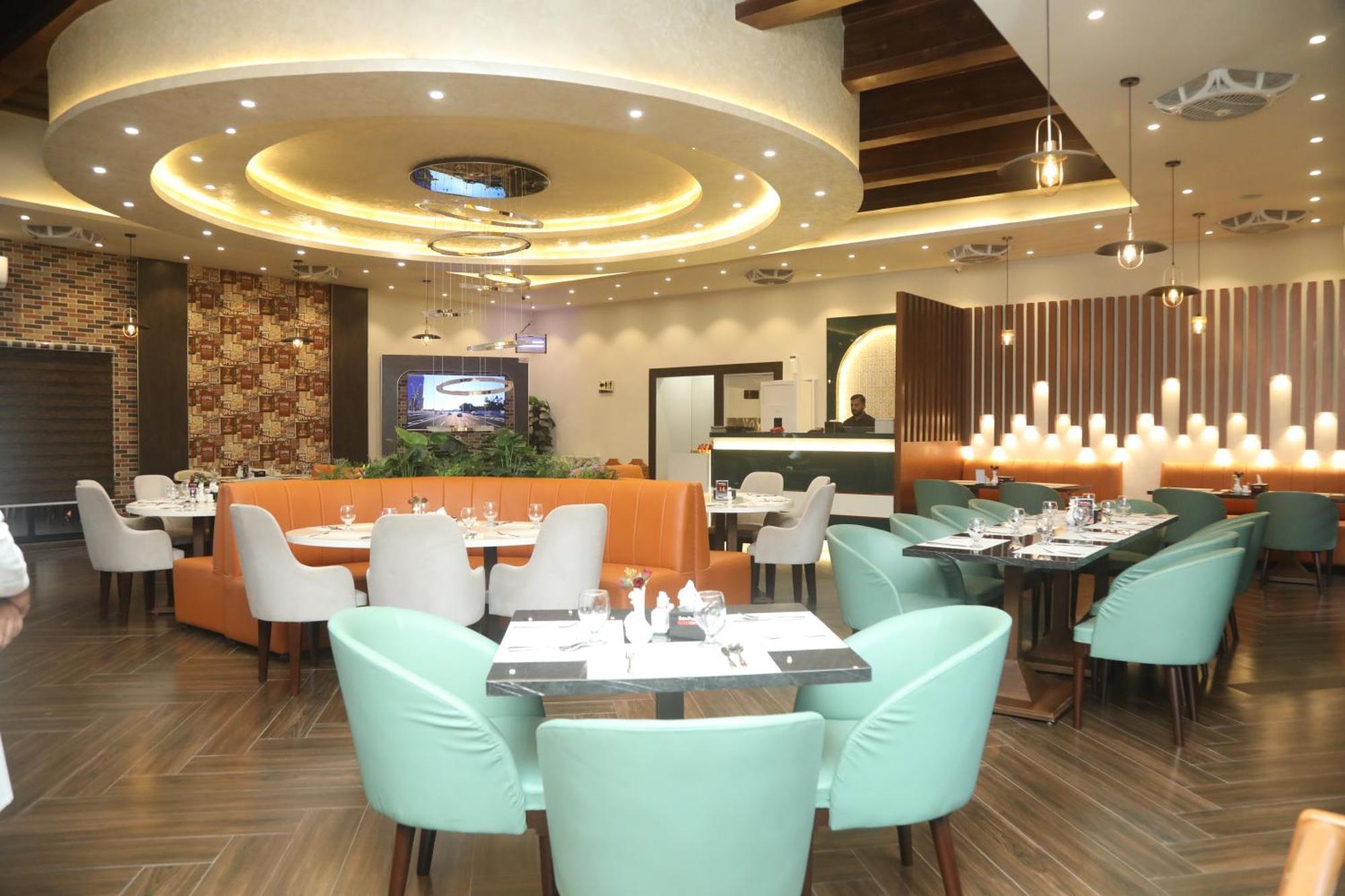 Swarg Hotel Sahiwal Экстерьер фото